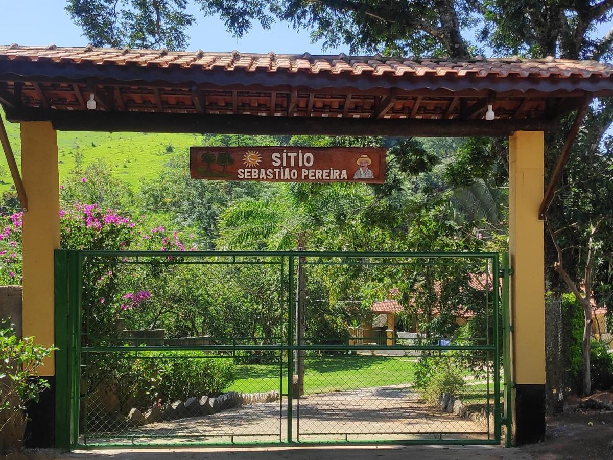 Villa Sítio Sebastião Pereira Jambeiro Exterior foto
