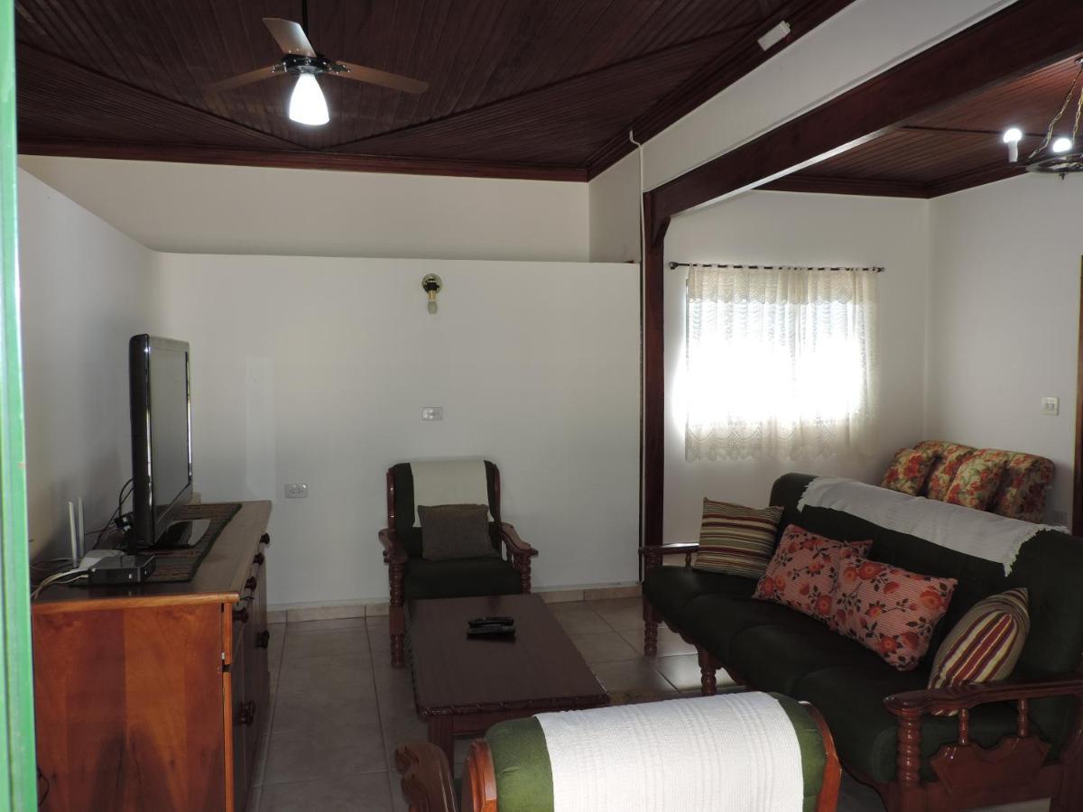 Villa Sítio Sebastião Pereira Jambeiro Exterior foto